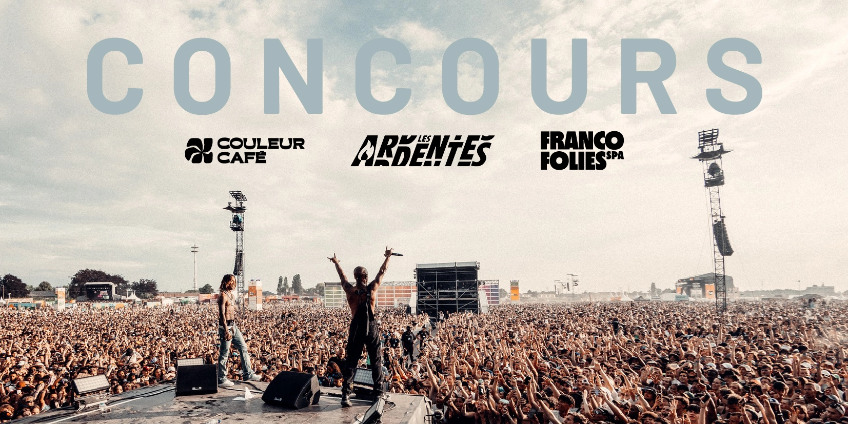 Les Ardentes - Liège concert aux Ardentes à Liègeavec la foule en arrière-plan