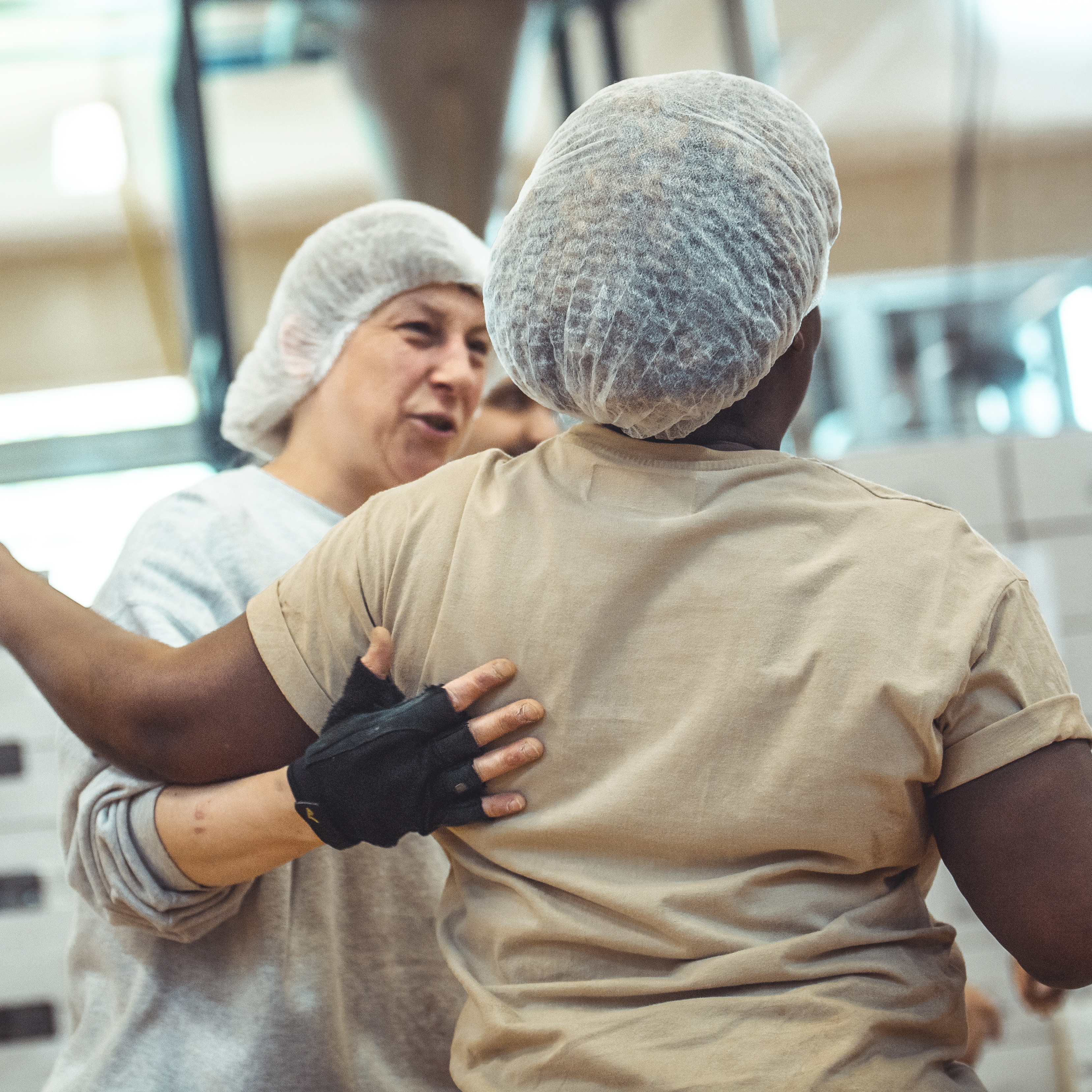 équipe de production chez charles Liégeois Roastery