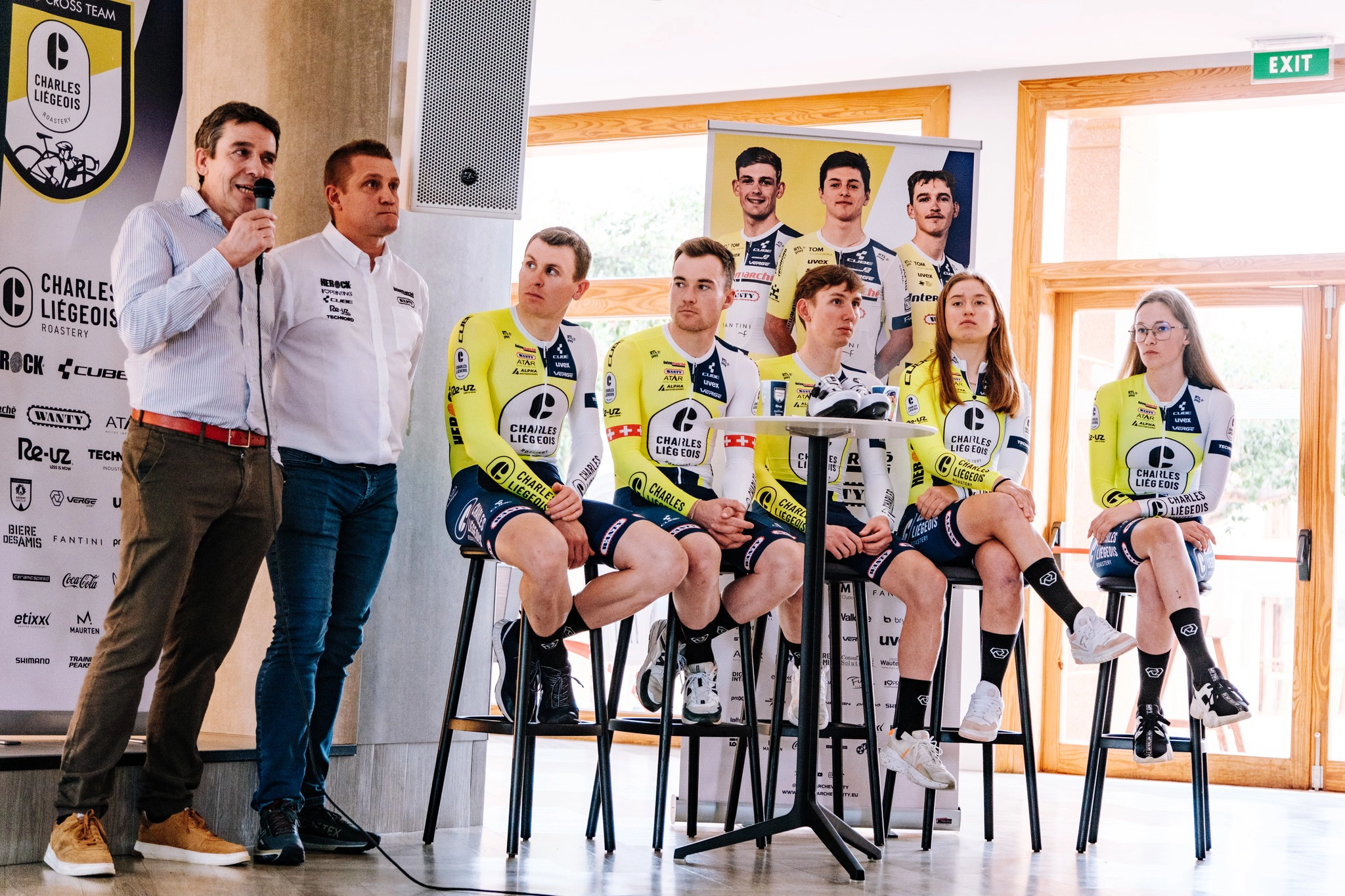 Benoit liégeois et l'équipe Charles Liégeois Roastery cyclocross