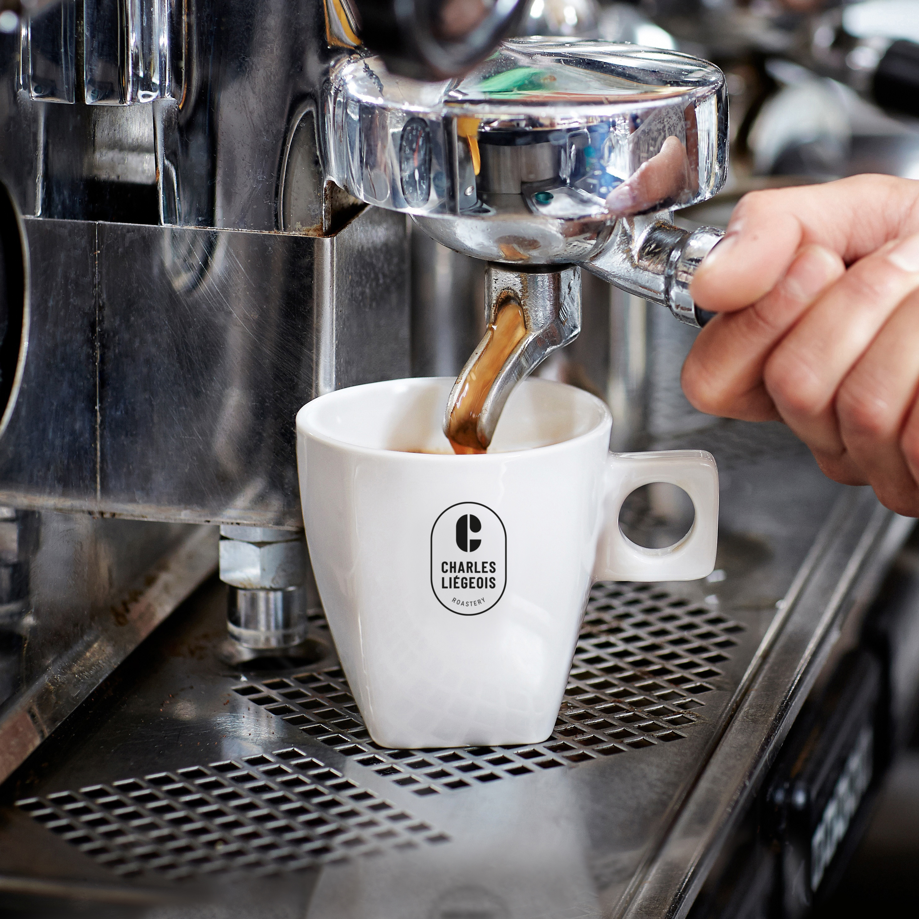 Café horeca café en cours de service dans l'horeca