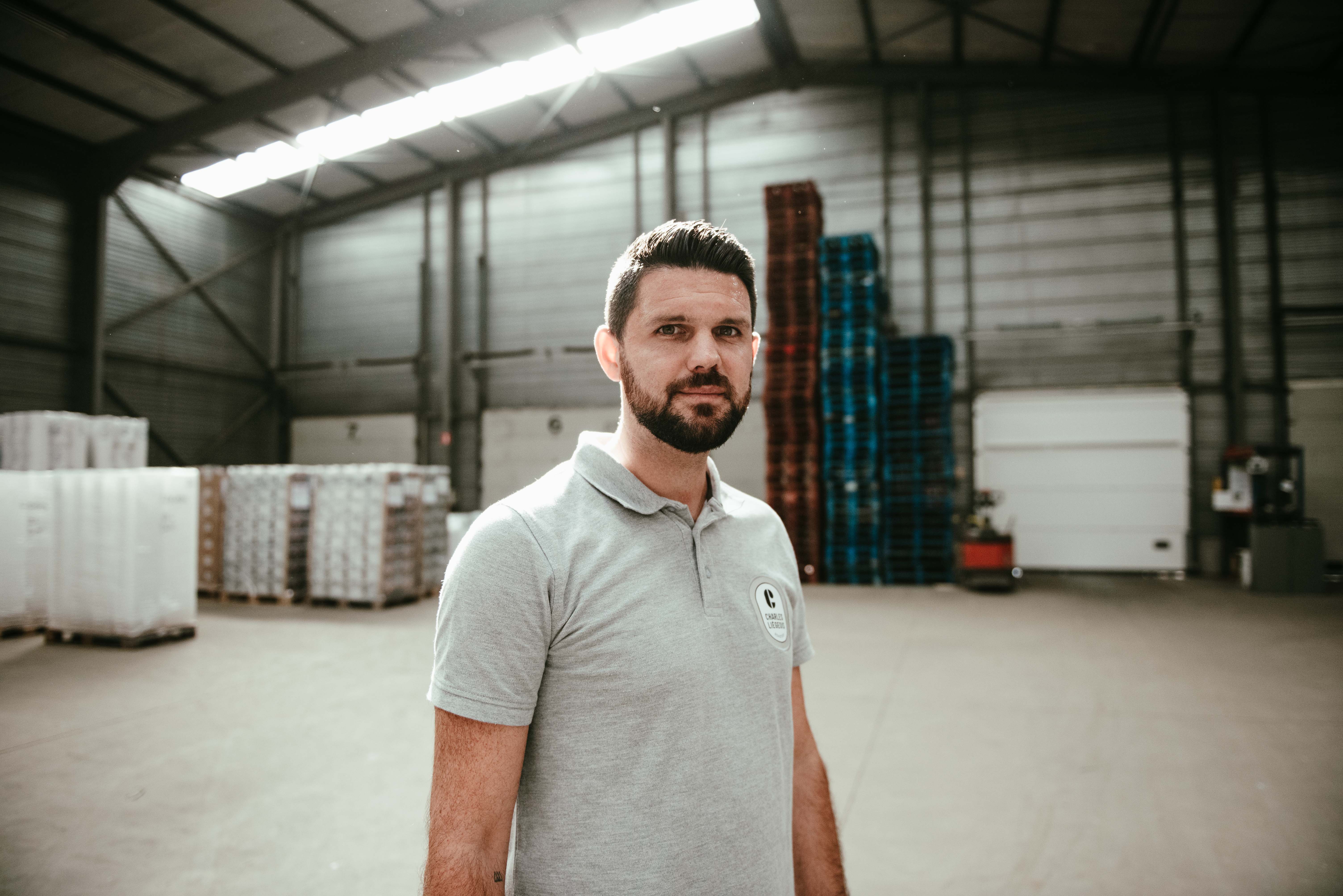 Cédric, magasinier Cédric, magasinier