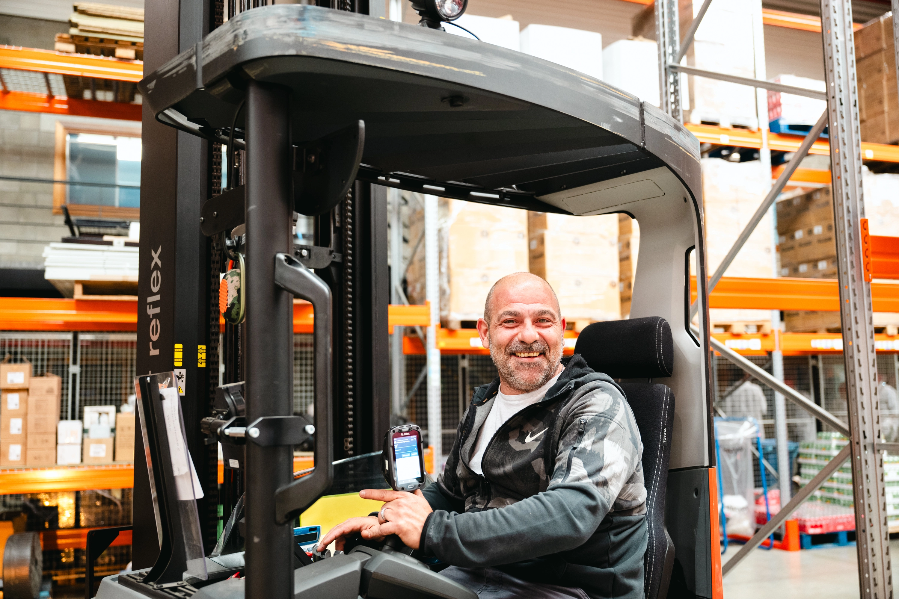 ROBERTO, MAGAZIJNIER &ndash; ORDERPICKER